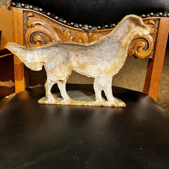 VINTAGE DOG DOOR STOP 11” LONG 7 1/2 “ TALL 2 1/2 WIDE, 3 1/2 POUNDS LQQK’ - Picture 2 of 5